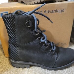 Sorrel Women's Size 8 Sleek Black Combat Boots - Noticeable Wear, See Pictures